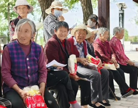 图示, 示意图

中度可信度描述已自动生成