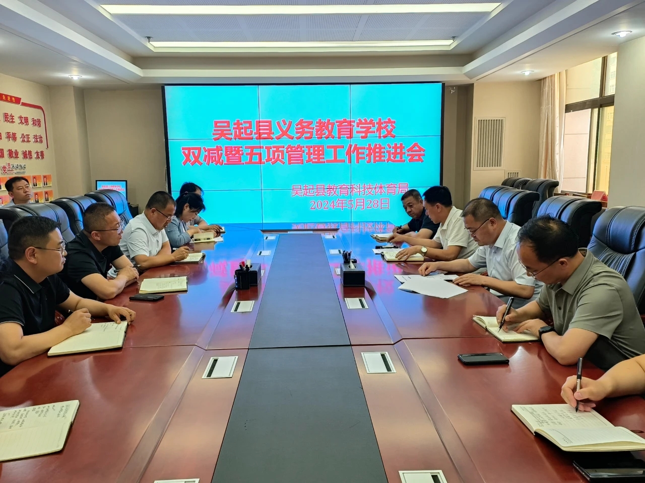 图示, 示意图

中度可信度描述已自动生成