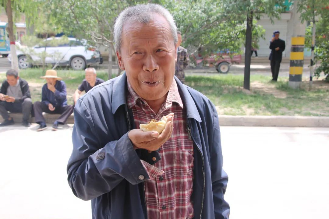 图示, 示意图

中度可信度描述已自动生成