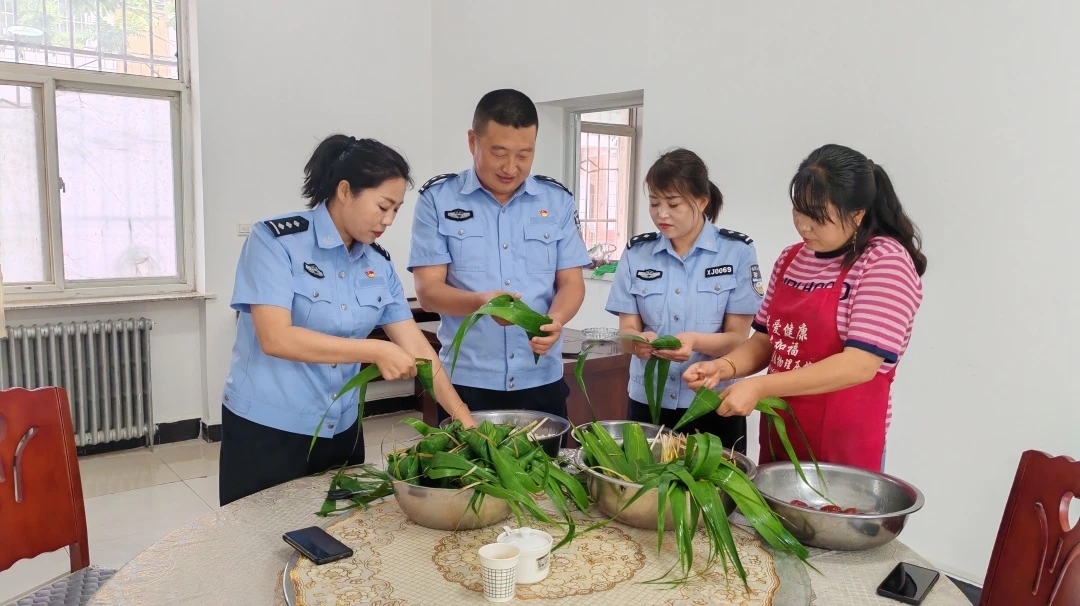 图示, 示意图

中度可信度描述已自动生成