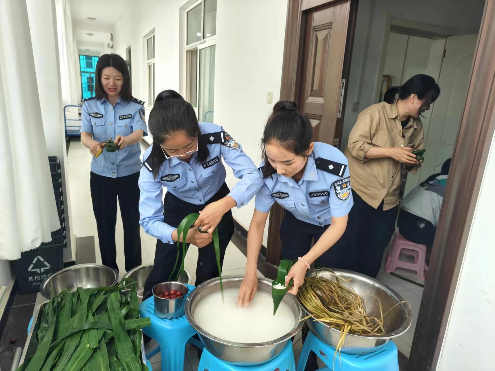 图示, 示意图

中度可信度描述已自动生成