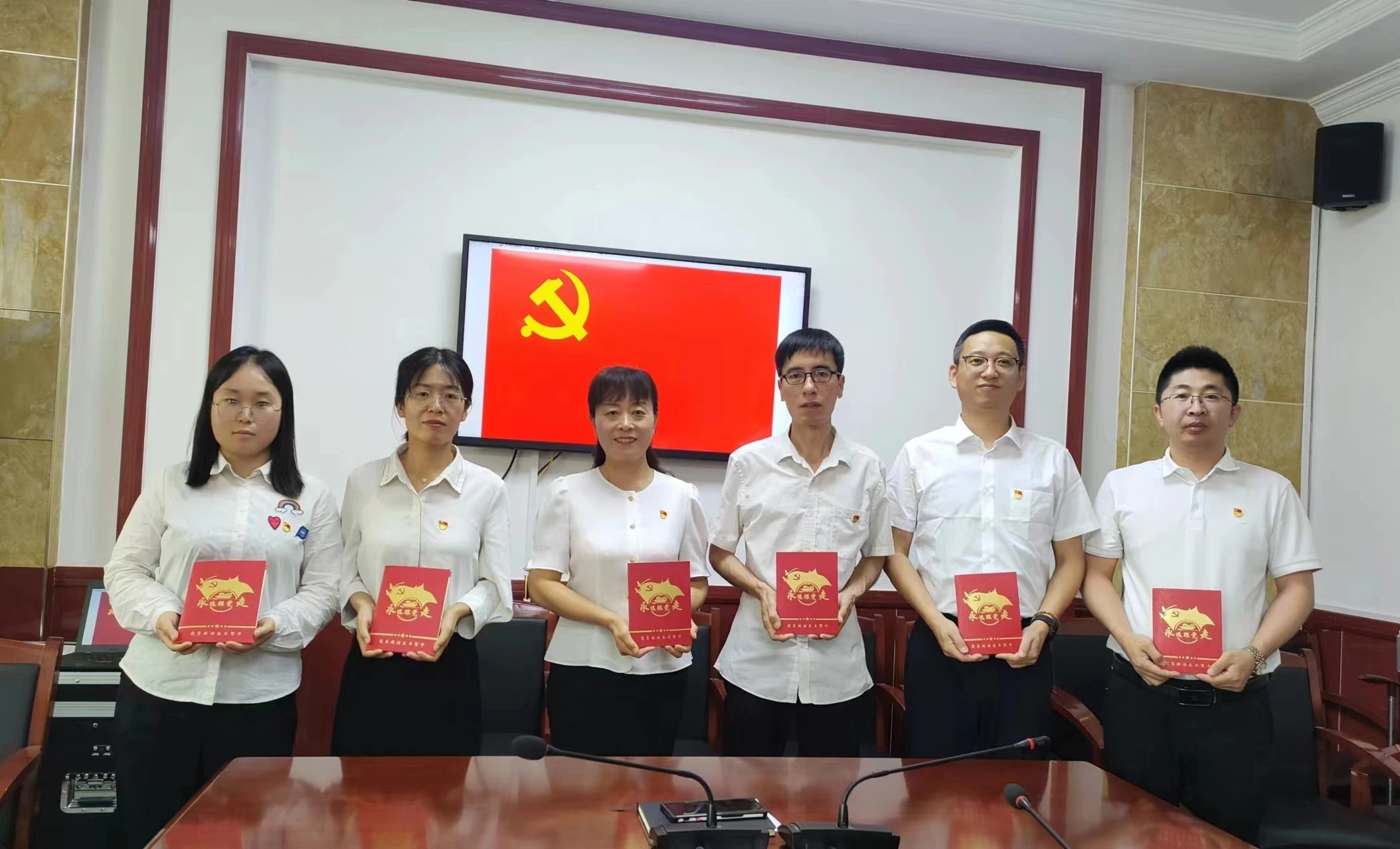 图示, 示意图

中度可信度描述已自动生成