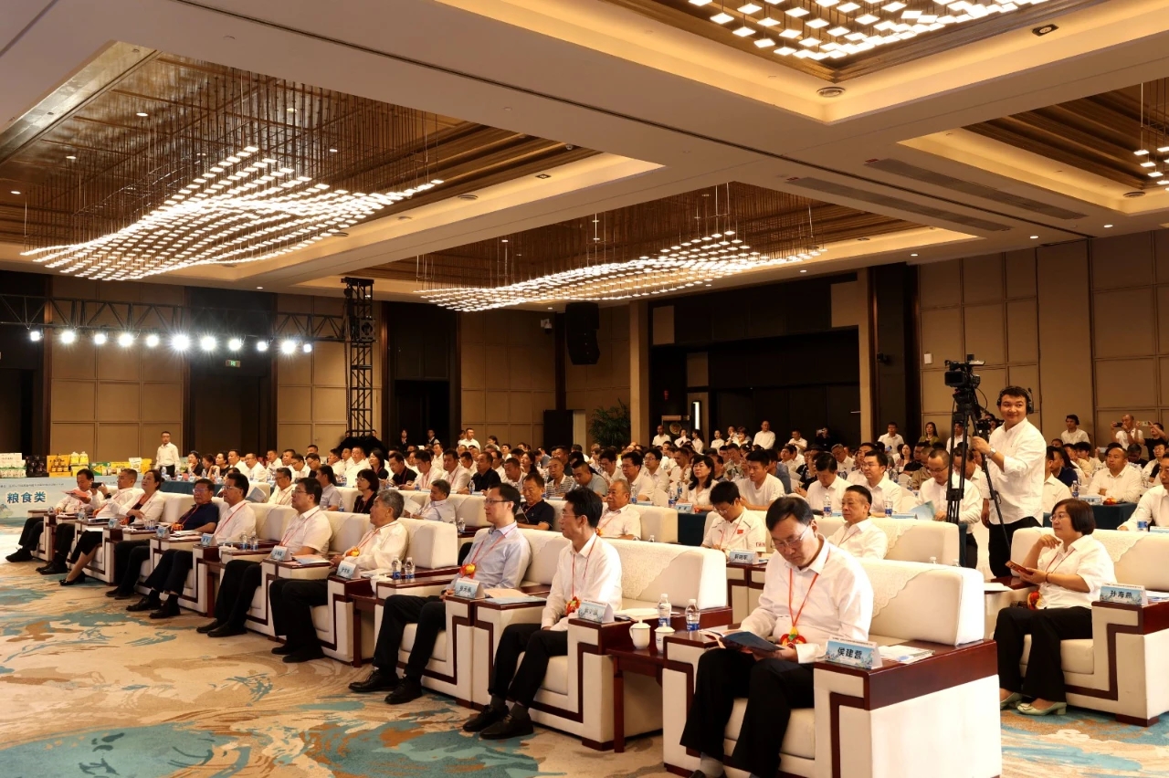 图示, 示意图

中度可信度描述已自动生成