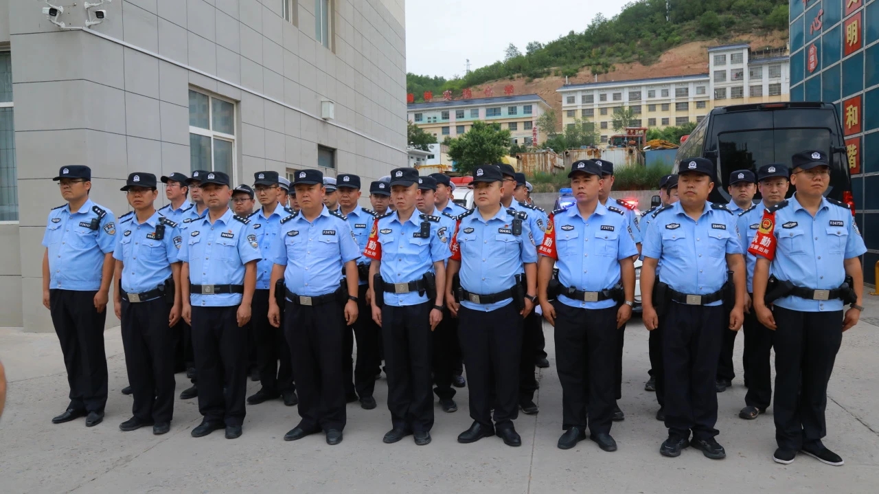 图示, 示意图

中度可信度描述已自动生成