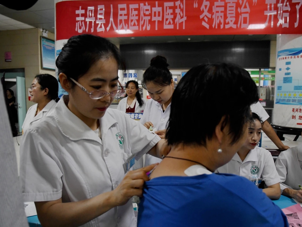 图示, 示意图

中度可信度描述已自动生成