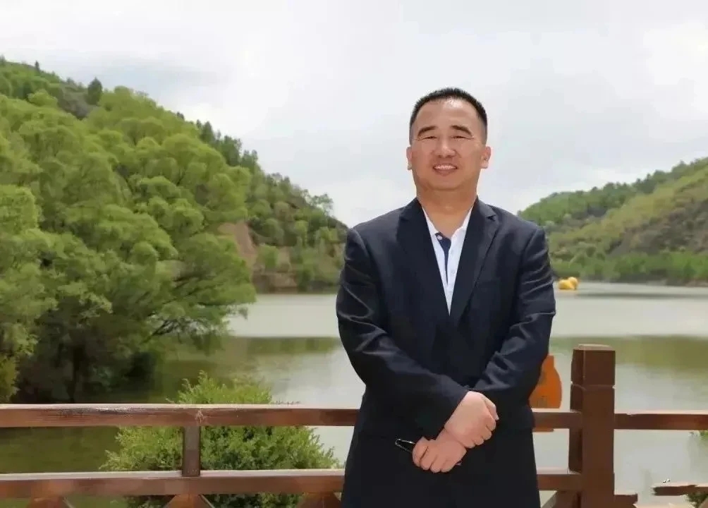 图示, 示意图

中度可信度描述已自动生成