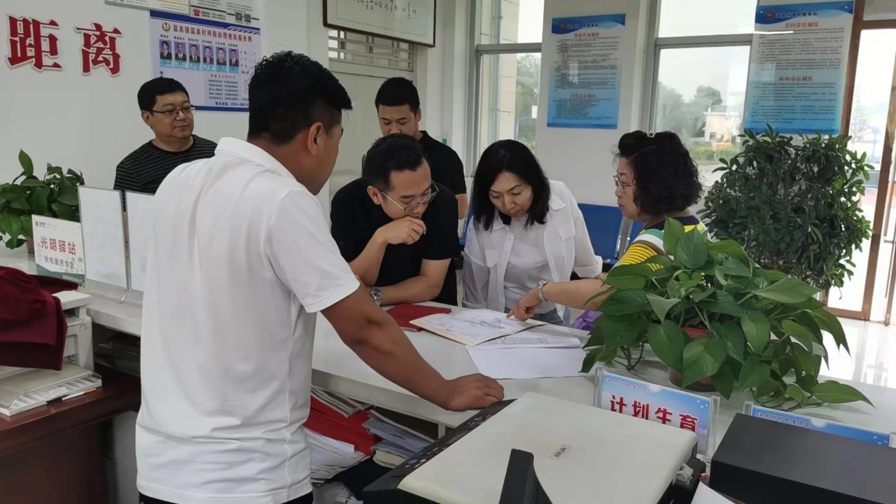 图示, 示意图

中度可信度描述已自动生成