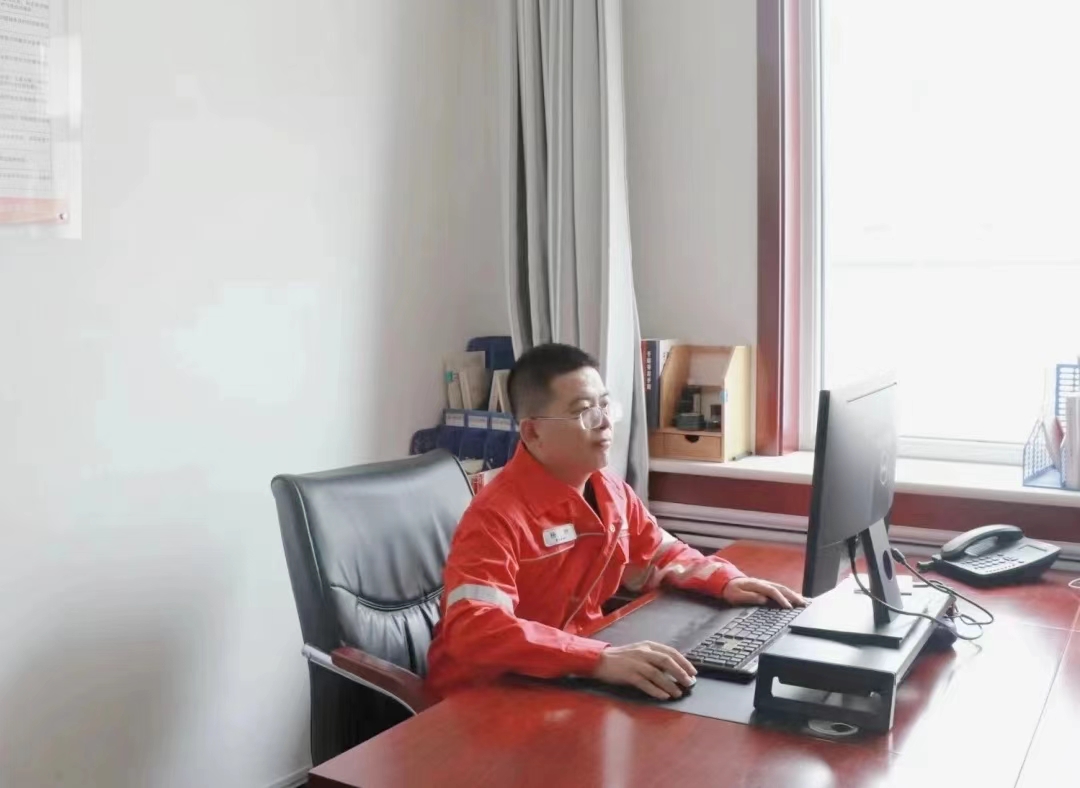 图示, 示意图

中度可信度描述已自动生成