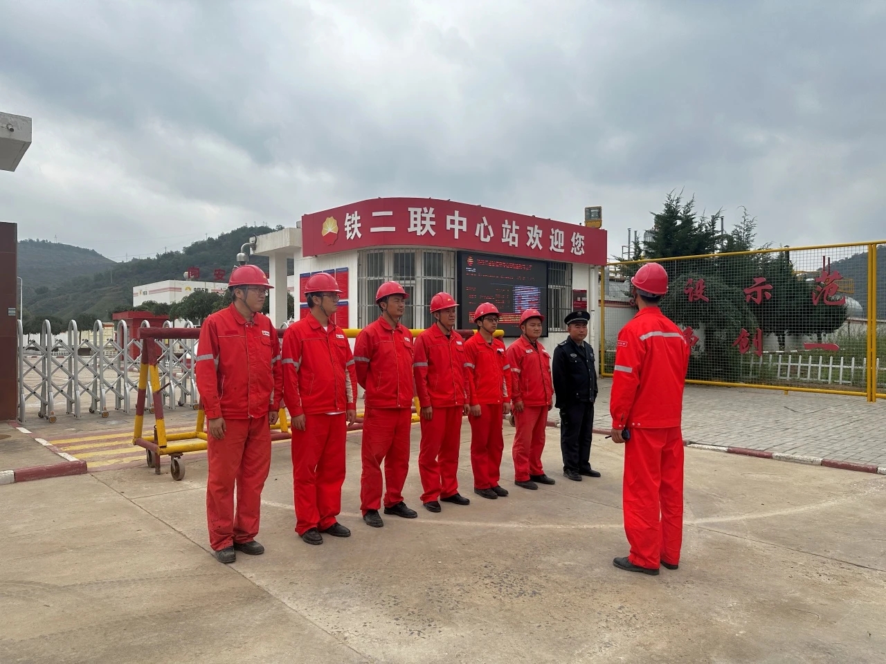 图示, 示意图

中度可信度描述已自动生成