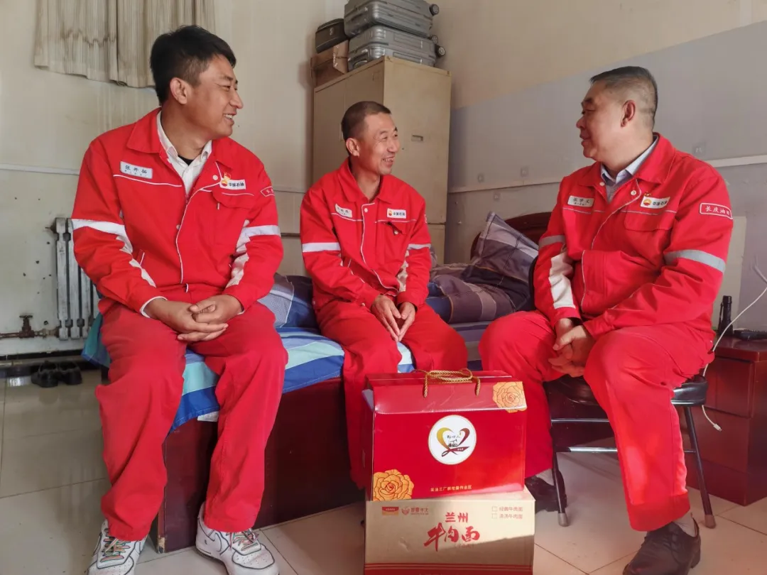 图示, 示意图

中度可信度描述已自动生成