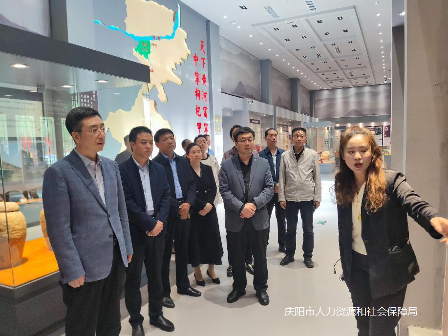 图示, 示意图

中度可信度描述已自动生成