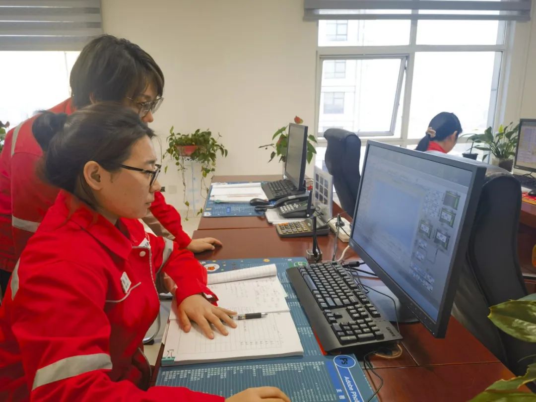 图示, 示意图

中度可信度描述已自动生成