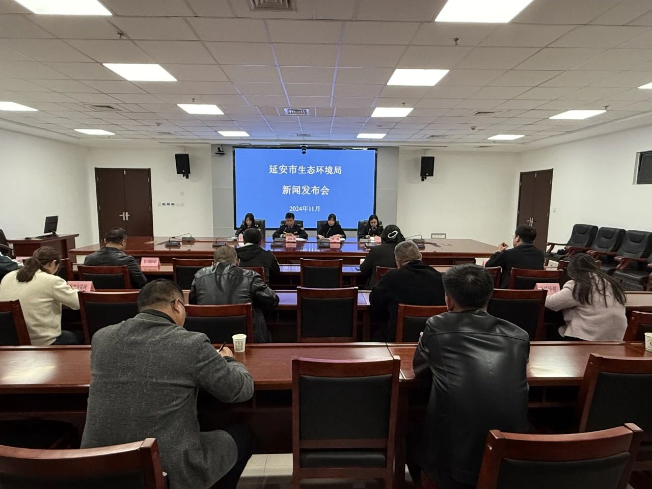 图示, 示意图

中度可信度描述已自动生成