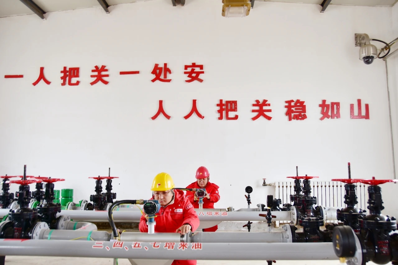 图示, 示意图

中度可信度描述已自动生成