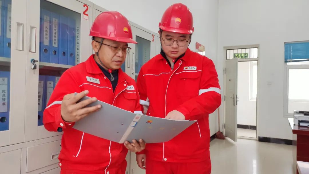 图示, 示意图

中度可信度描述已自动生成