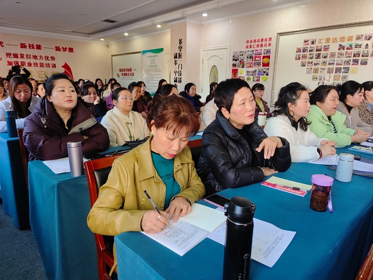 图示, 示意图

中度可信度描述已自动生成