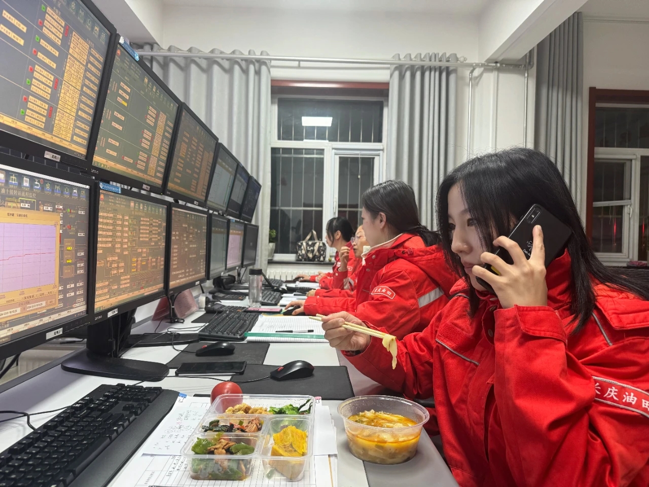 图示, 示意图

中度可信度描述已自动生成
