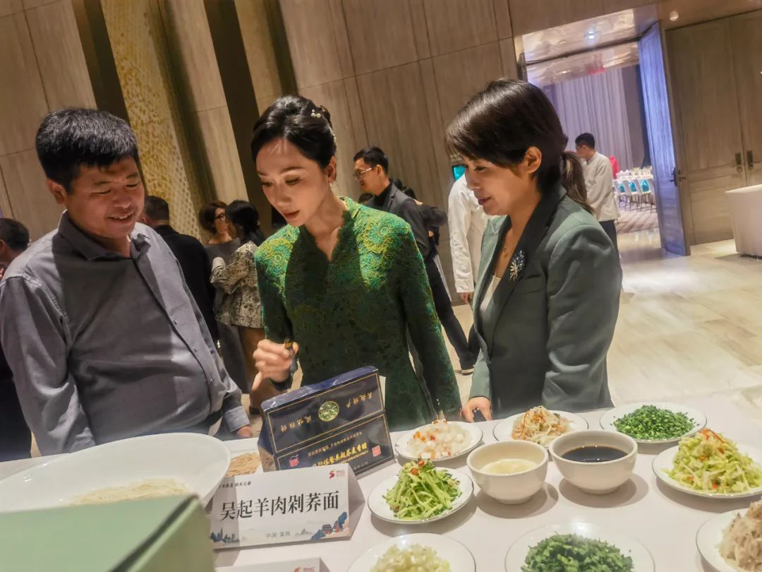 图示, 示意图

中度可信度描述已自动生成