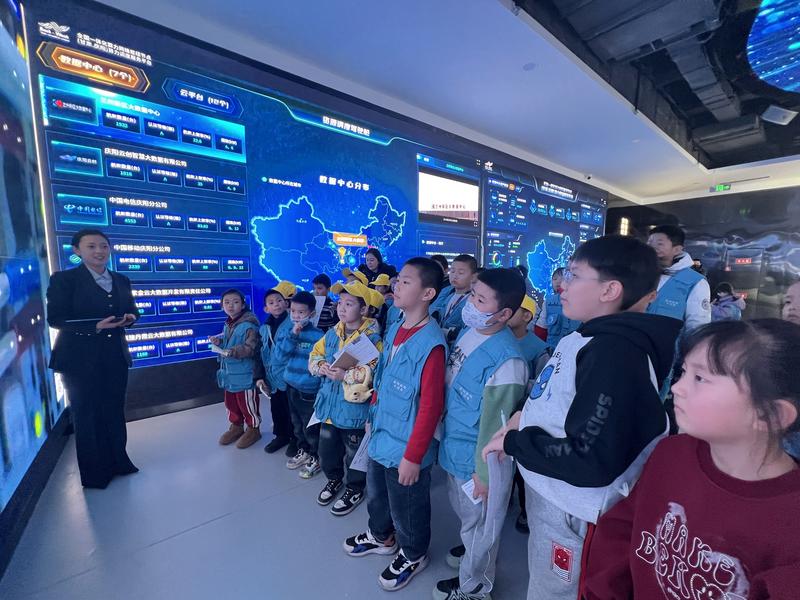 图示, 示意图

中度可信度描述已自动生成