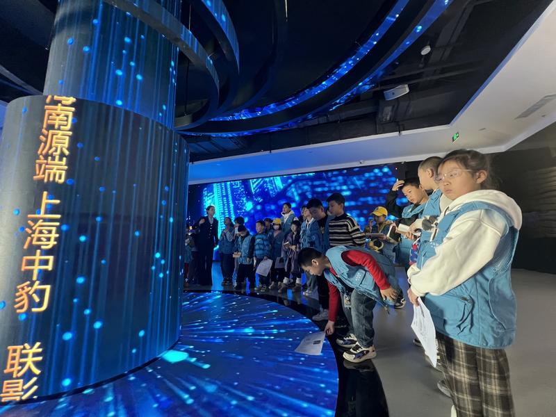 图示, 示意图

中度可信度描述已自动生成