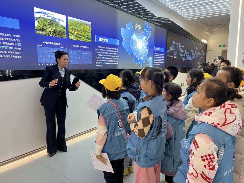 图示, 示意图

中度可信度描述已自动生成