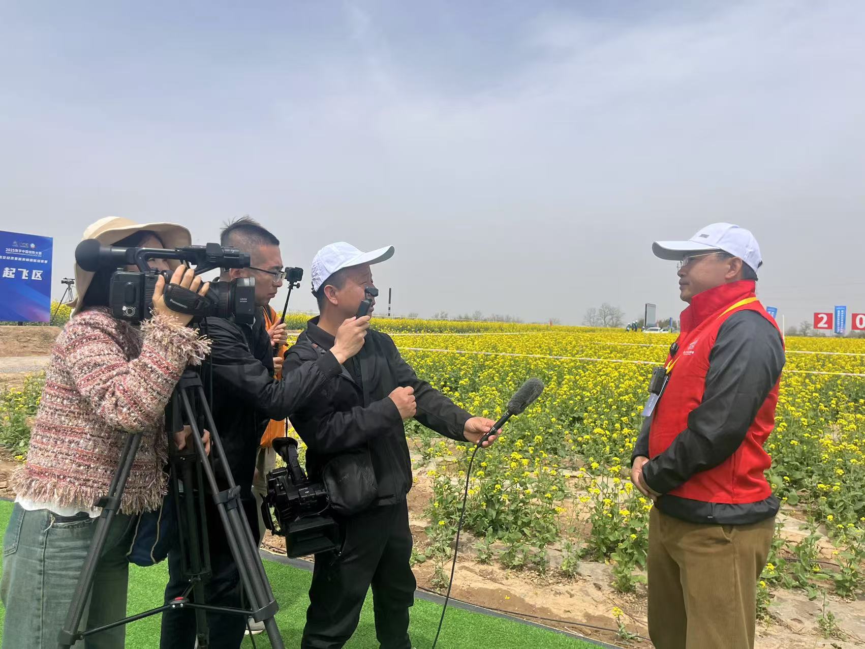 图示, 示意图

中度可信度描述已自动生成
